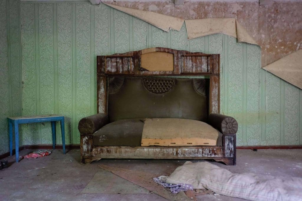 7 Considerations When Getting Rid of Large Furniture